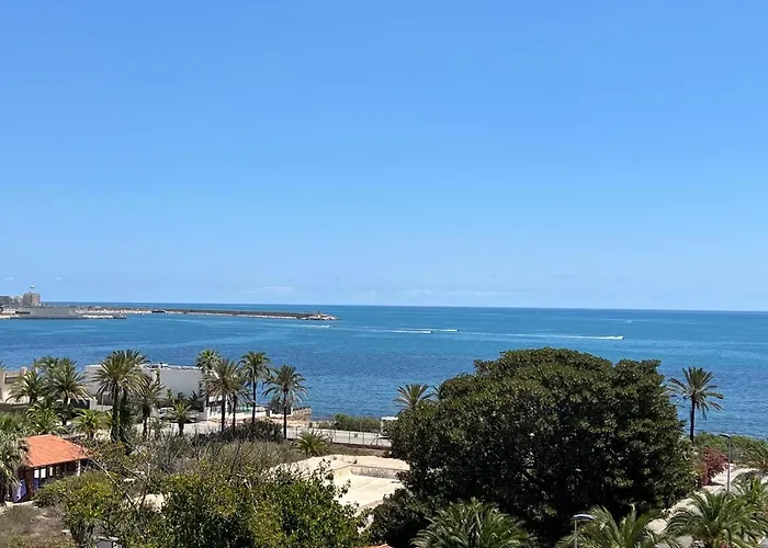 Beautiful Sea View Apartment Close To Beach With Pool