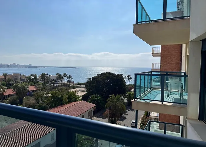 Beautiful Sea View Apartment Close To Beach With Pool